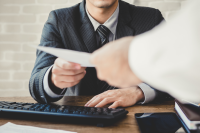 Jak znaleźć pracę bez doświadczenia? Praktyczne wskazówki dla początkujących